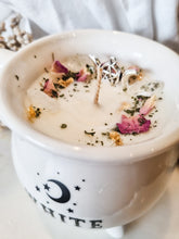 Load image into Gallery viewer, White Witch Candle Cup with Crystals and Dried Flowers - Lavender Ylang Ylang
