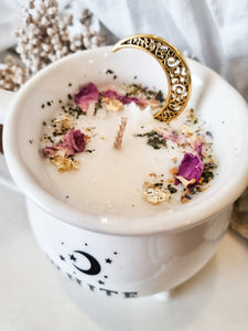 White Witch Candle Cup with Crystals and Dried Flowers - Whisky Scent